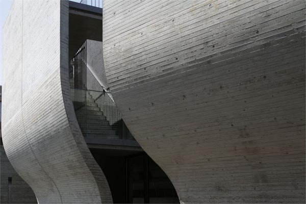 Modern Architecture - Breeze House by Artechnic