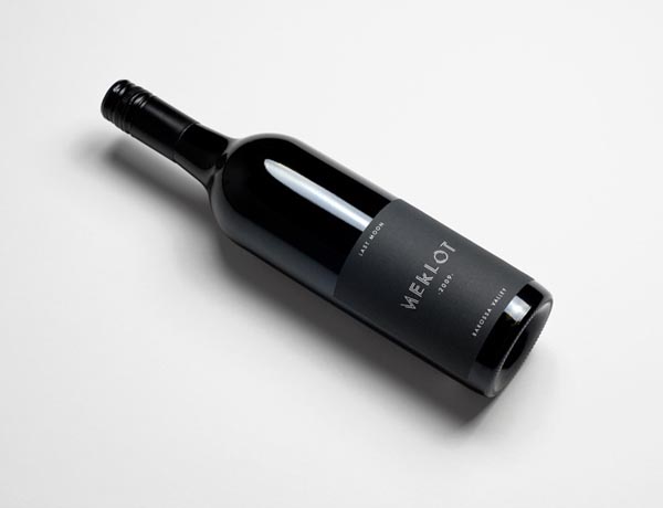 Last Moon Wine Packaging by Designer Tomas Sabbatucci Last Moon Wine Packaging by Designer Tomas Sabbatucci