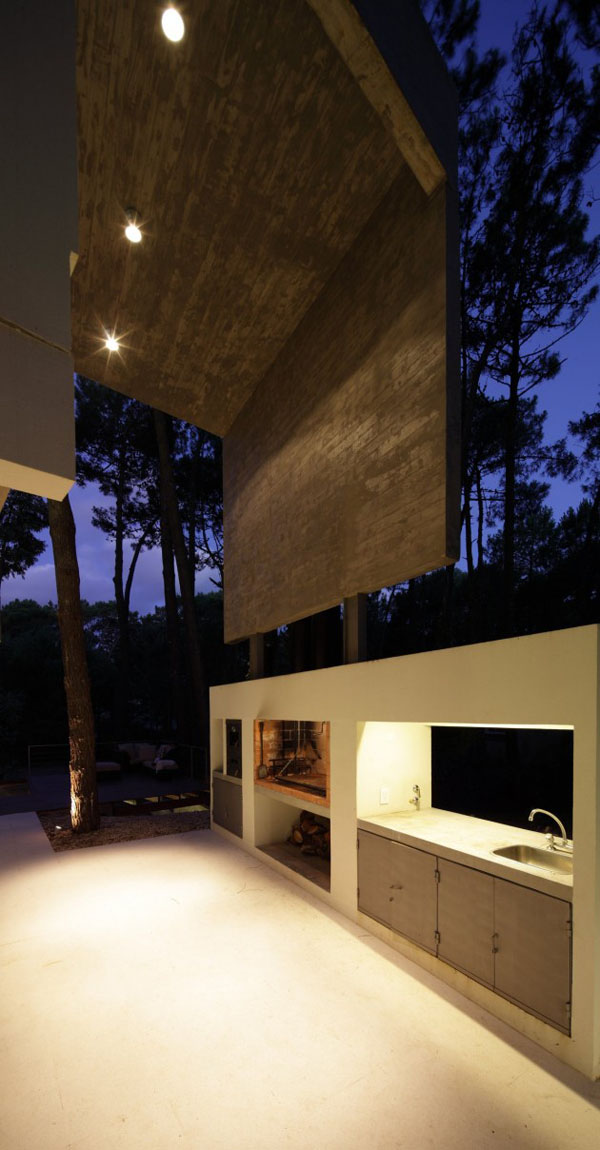 Canopy of the Fresno House in Cariló, Argentina by Felix Raspall and Federico Papandrea