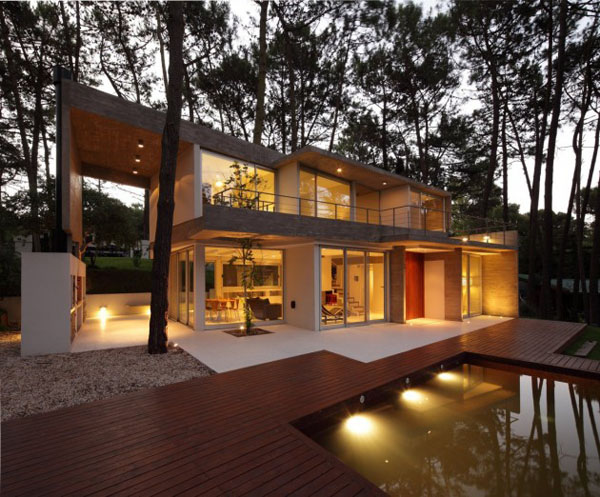 Fresno House in Cariló, Argentina by Felix Raspall and Federico Papandrea
