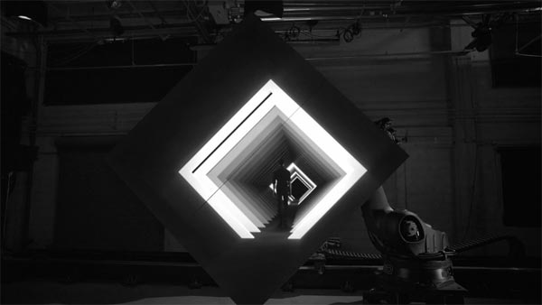 Box - A Synthesis of Real and Digital Space by Bot & Dolly