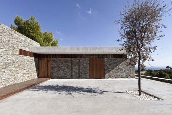 Modern Architecture of the Plane House by K Studio