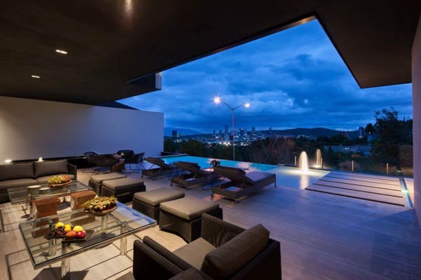Open Space of the CH House in Garza Garcia, Mexico by GLR Arquitectos
