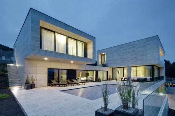Modern Villa in Decín, Czech Republic by Studio Pha