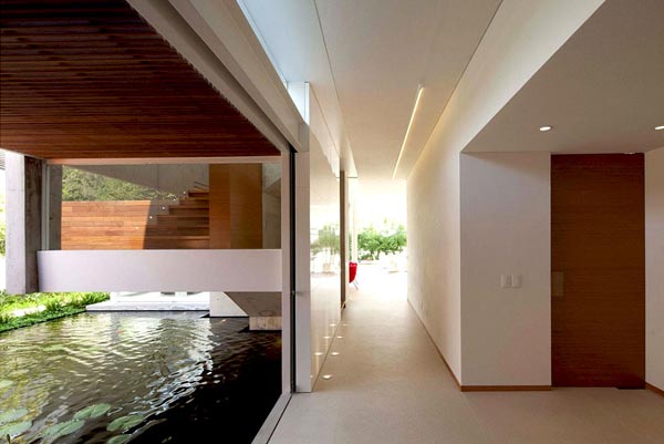 Inside the FF House - Architecture Design by Hernandez Silva Architects