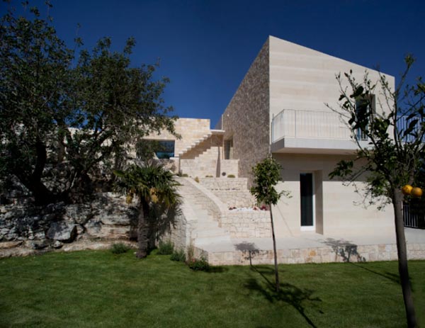 CASA LR in Ragusa Ibla by Architrend Architecture