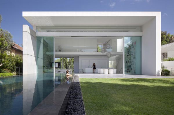 Family House in Ramat Hasharon, Israel by Pitsou Kedem Architects