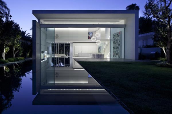Family House in Ramat Hasharon, Israel by Pitsou Kedem Architects