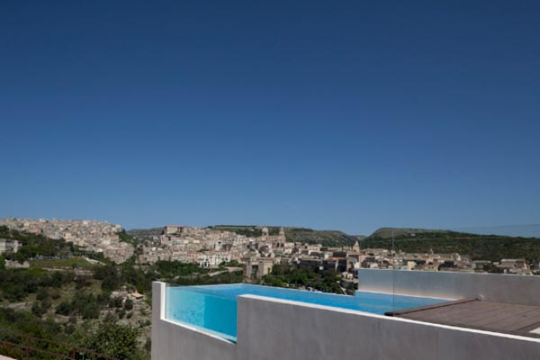 CASA LR in Ragusa Ibla by Architrend Architecture