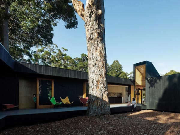 Karri Loop House by MORQ architects