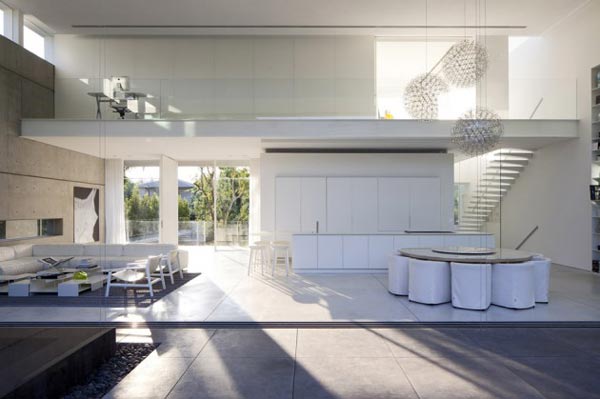 Family House in Ramat Hasharon, Israel by Pitsou Kedem Architects