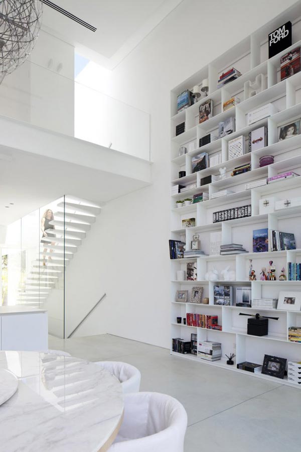 Family House in Ramat Hasharon, Israel by Pitsou Kedem Architects