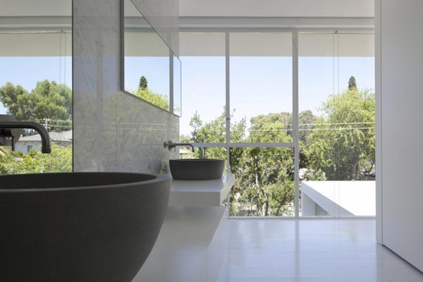 Family House in Ramat Hasharon, Israel by Pitsou Kedem Architects