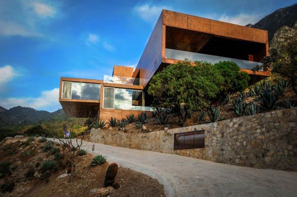 The Narigua House in El Jonuco, Mexico by P+0 Architecture. The Narigua House in El Jonuco, Mexico by P+0 Architecture.