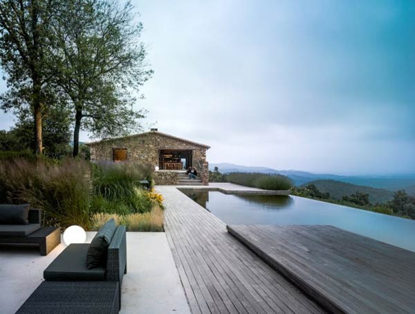 Villa CP - a restored farmhouse in Girona, Spain by ZEST Architecture Villa CP - a restored farmhouse in Girona, Spain by ZEST Architecture