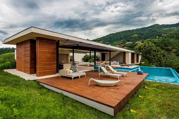 Casa 7A with open facades