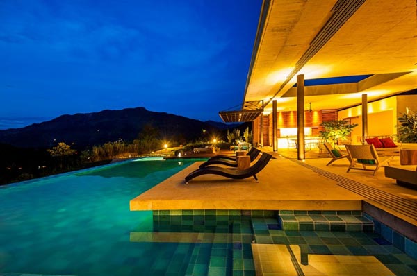 Terrace, infinity pool, and a breathtaking view of the countryside