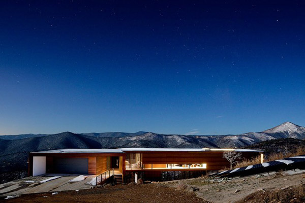 Modern architecture in harmony with a fantastic mountain panorama.