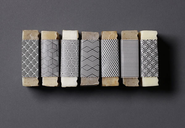 Side views of the black and white patterns.