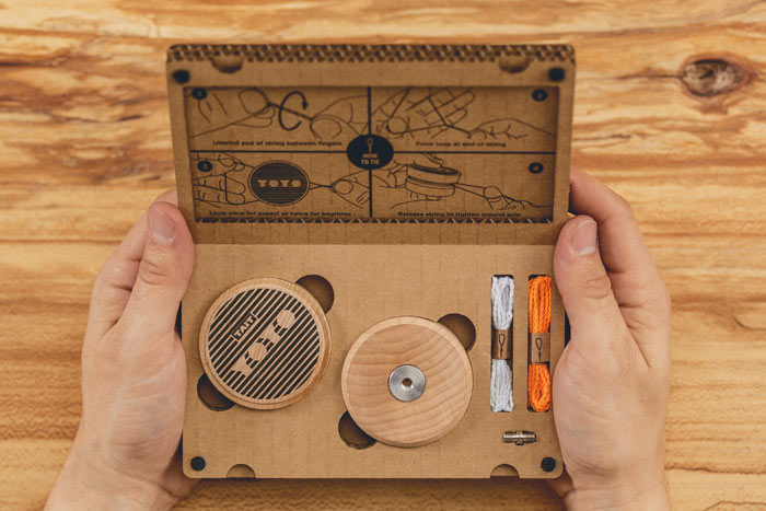 The natural packaging with the Sling-Slang yoyo inside.