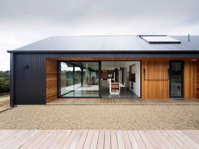 The sideview with entrance area. The sideview with entrance area.
