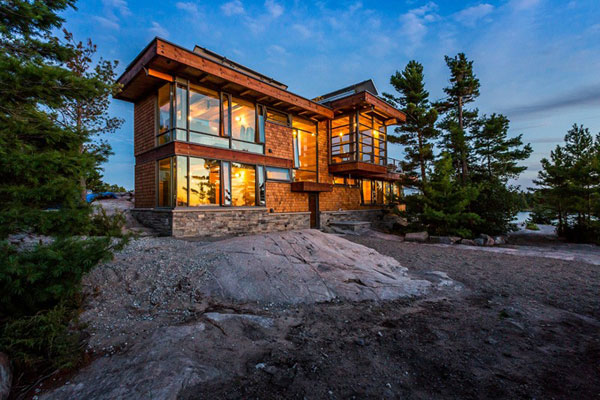 Holiday home in the Georgian Bay region of Ontario, Canada. Holiday home in the Georgian Bay region of Ontario, Canada.