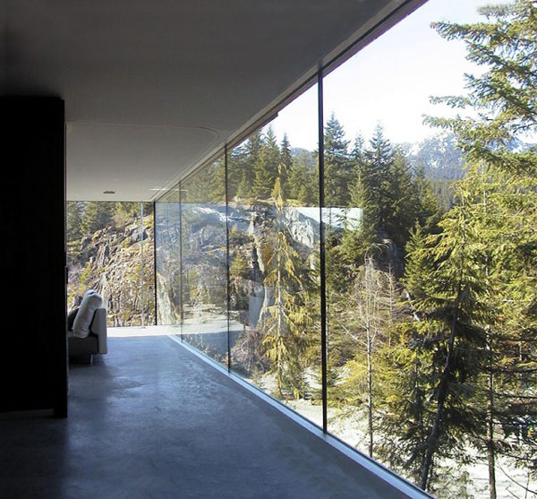 The house lets you enjoy breathtaking views of the landscape. The house lets you enjoy breathtaking views of the landscape.