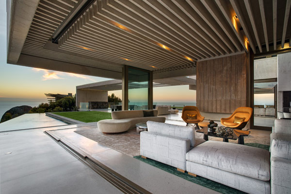A seamless transition between inside and outside.