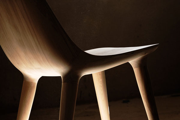 The design is characterized by round edges and transitions - all crafted by hand.
