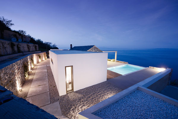 The house with its stunning sea views was placed at the only available naturally formed plateau.