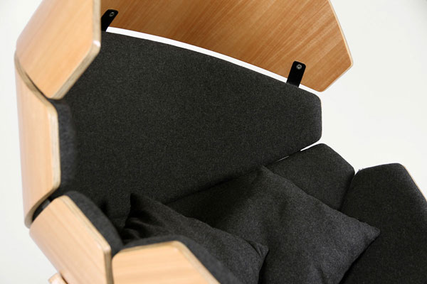 Detail view of the wood frame and the padding.