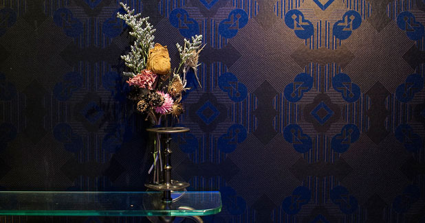 The graphic designers of Glasfurd and Walker created a visual identity that reflects perfectly the bar interior.