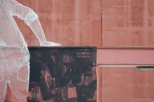 Close up of the sculptural artwork by Edoardo Tresoldi.