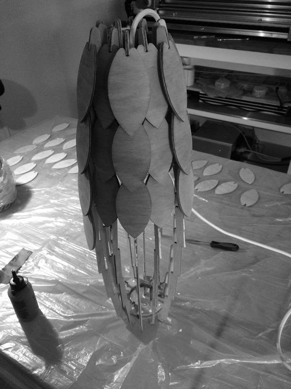 The process of making the Dragon Egg design lamp.