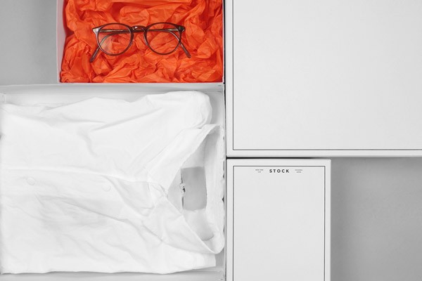 The packaging includes unique men's style fashion.