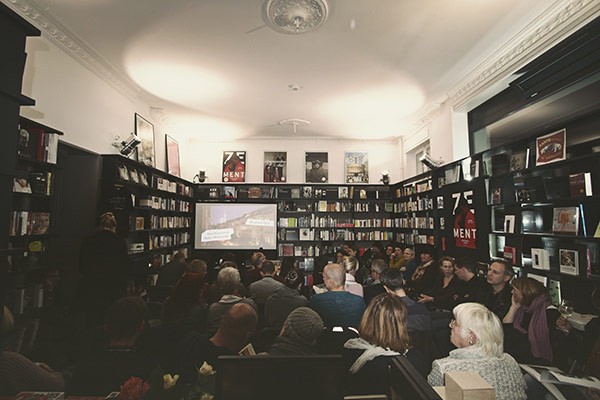 Einar & Bert is Germany's first theater book store. Einar & Bert is Germany's first theater book store.