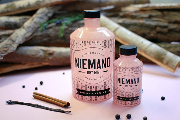 The Niemand Dry Gin bottles – packaging design by German agency Qoop. The Niemand Dry Gin bottles – packaging design by German agency Qoop.