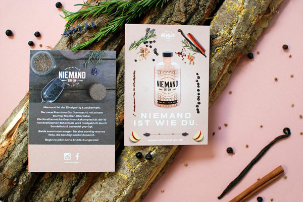 Some promotional cards with product information. Some promotional cards with product information.