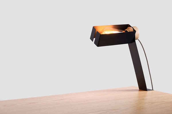 Also a table lamp can be attached.