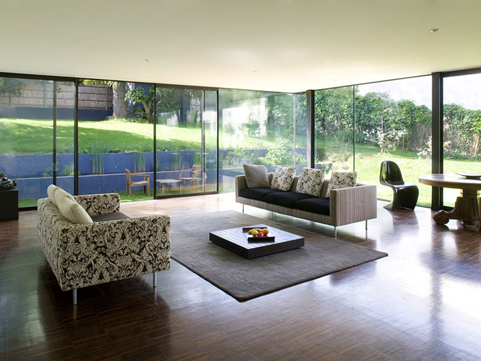 The main living area provides plenty of space with big light flooded rooms. The main living area provides plenty of space with big light flooded rooms.