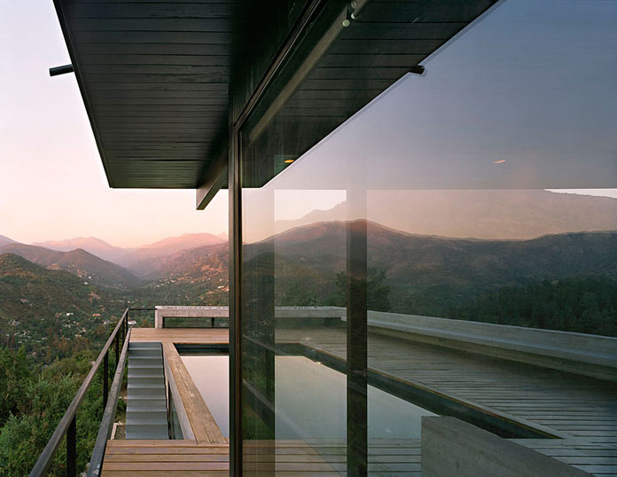 The dream house in Chile is placed on a hillside.