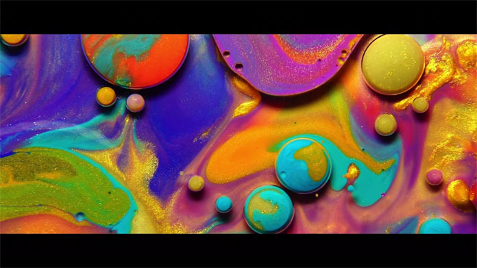 Striking colors in motion by Thomas Blanchard.