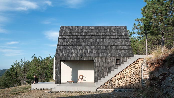 Side view with stairs.