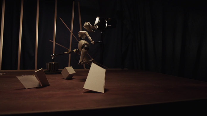 Animated theater scene that reveals the mechanisms in the background.