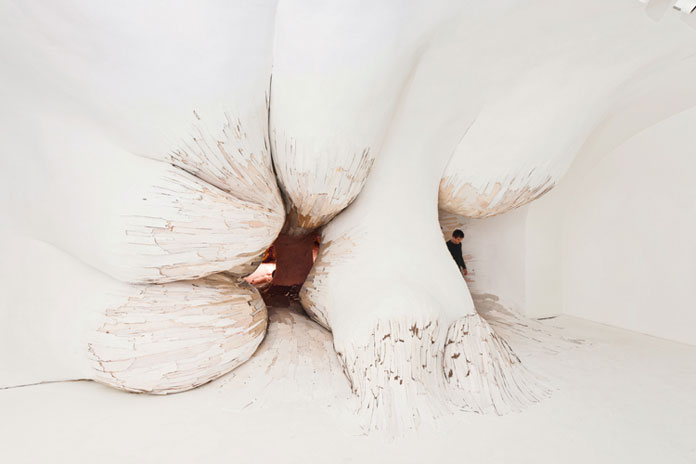 Henrique Oliveira – Ursulinens Prolapse Henrique Oliveira – Ursulinens Prolapse