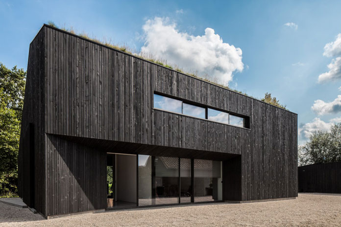 Modern and minimalist architecture in harmony with nature.