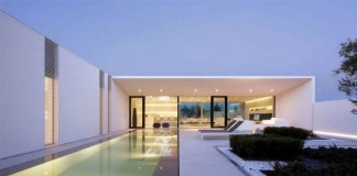 Jesolo Lido Pool Villa by JM Architecture