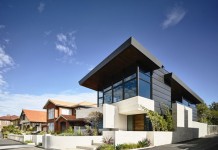 A modern suburban family house by Steve Domoney Architecture in Williamstown, a suburb of Melbourne, Australia.