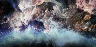 Novae, a short film by Thomas Vanz based on the astronomical event called "Supernova".