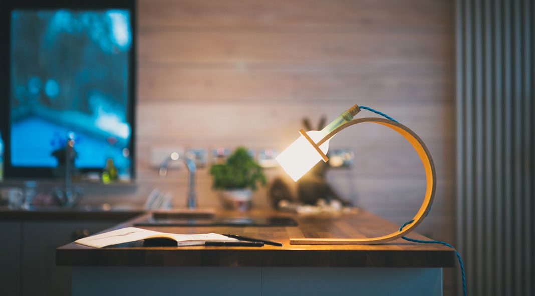 Quercus mk2. – unique desk lamp design by Max Ashford of product studio Greeb.